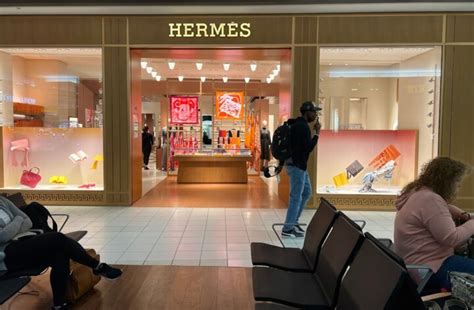 packageless Hermes shop near me